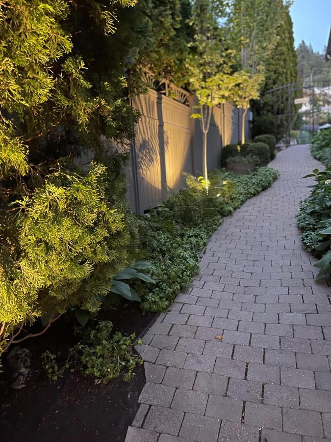 A Vista Villa Couples Retreat Kelowna Exterior foto