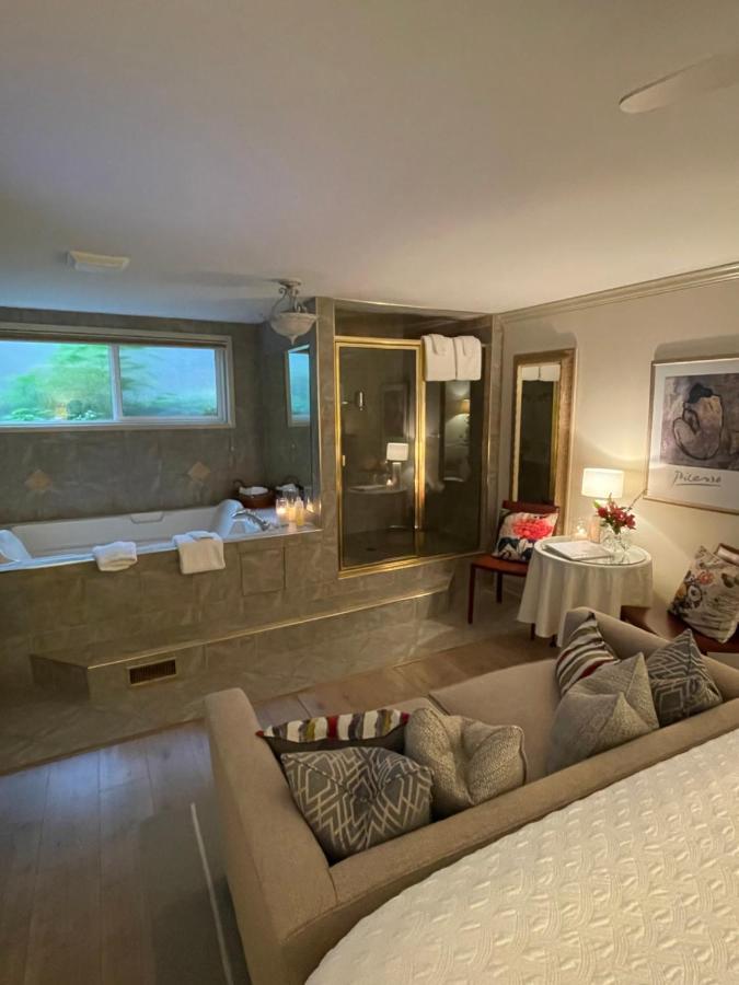A Vista Villa Couples Retreat Kelowna Exterior foto