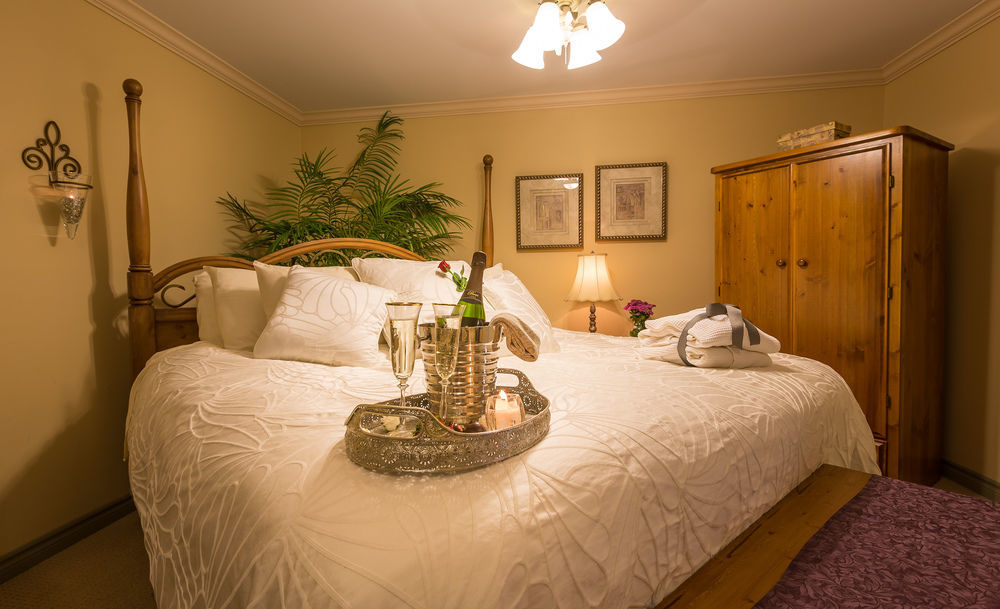 A Vista Villa Couples Retreat Kelowna Exterior foto